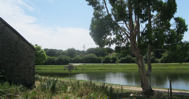 AIRE DE CAMPING-CARS LES BASSINS DE LAUNAY