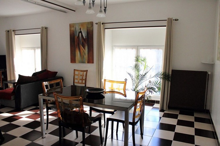 LA DENTELLIERE F4***_2