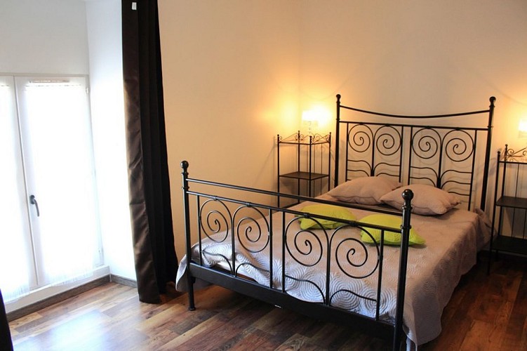 LA DENTELLIERE F4***_4