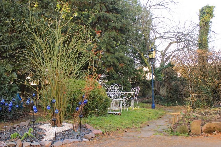 LA DENTELLIERE F4***_7