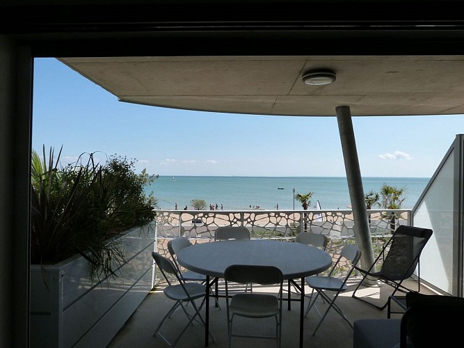 En Front de mer, neuf et tout confort dans résidence avec piscine, jacuzzi et accès direct plage