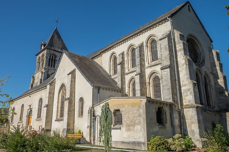 Eglise Saint Laurent et jardin Odette Prévost