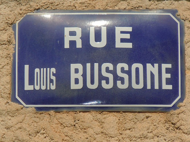 Rue Louis BUSSONE