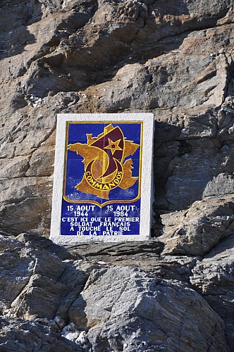 The commando plaque