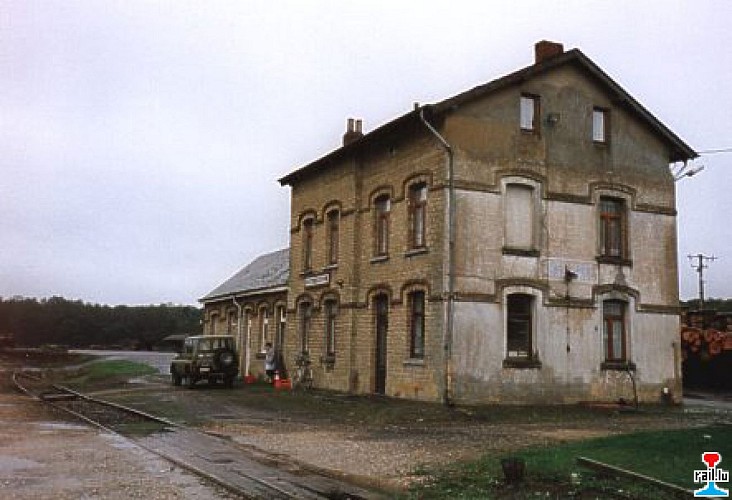 Ancienne gare de Croix-Rouge et scierie