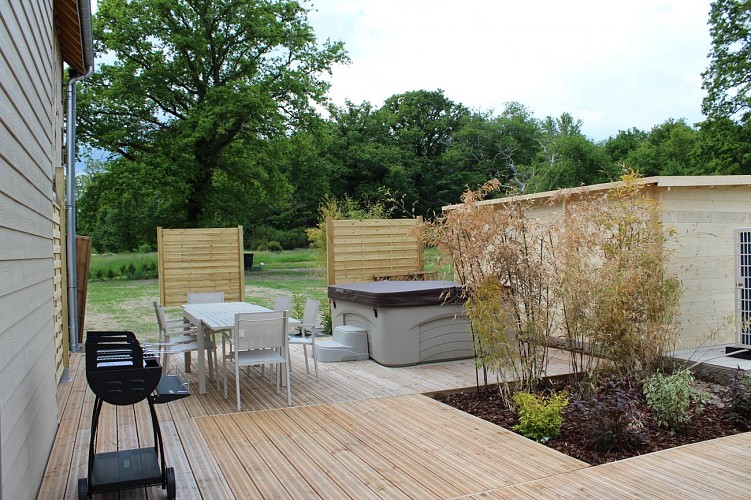 TERRASSE EXTERIEURE AVEC SPA