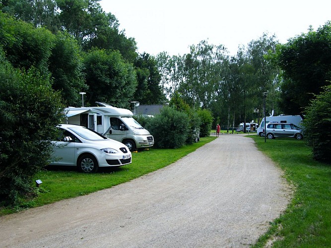 Aire de Camping-car Park au camping La Rivière