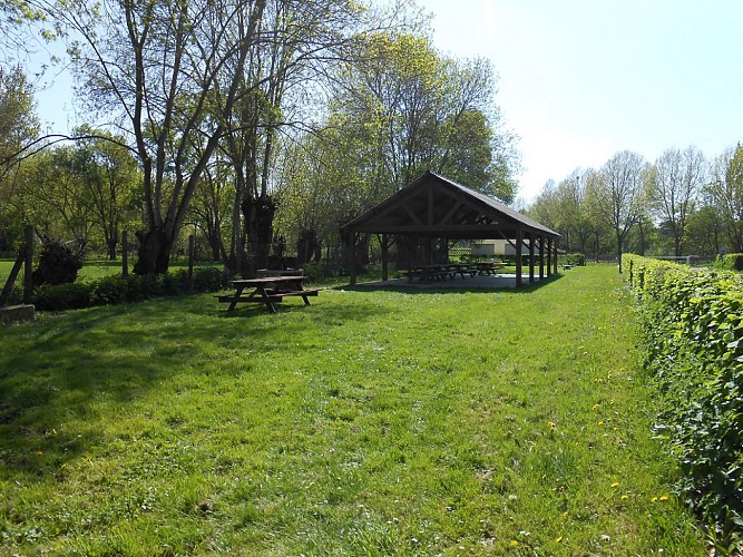 Aide de Camping-car Park des Hauts d'Anjou à Châteauneuf-sur-Sarthe