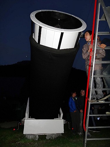 6-Cap_Astro-Telescope_geant_T800