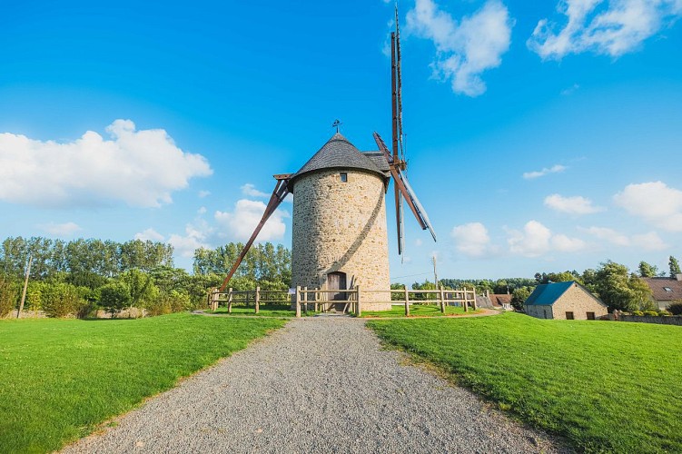 Le moulin de Gouville-sur-Mer