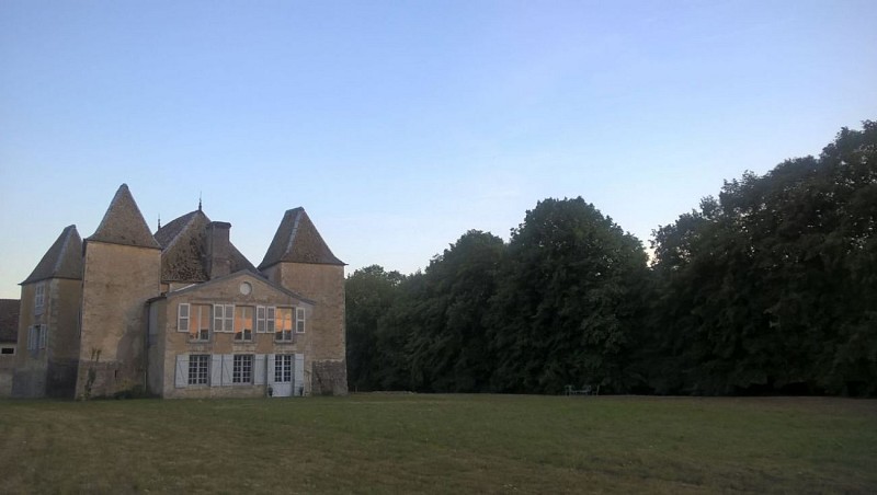 CHATEAU DE MORTEAU