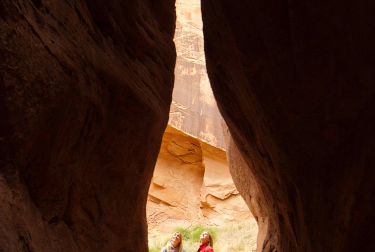 Hiking and Canyoning in Ephedra's Grotto - Moab