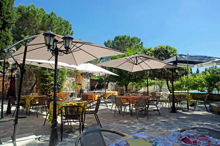 2012 Esquielle Piscine