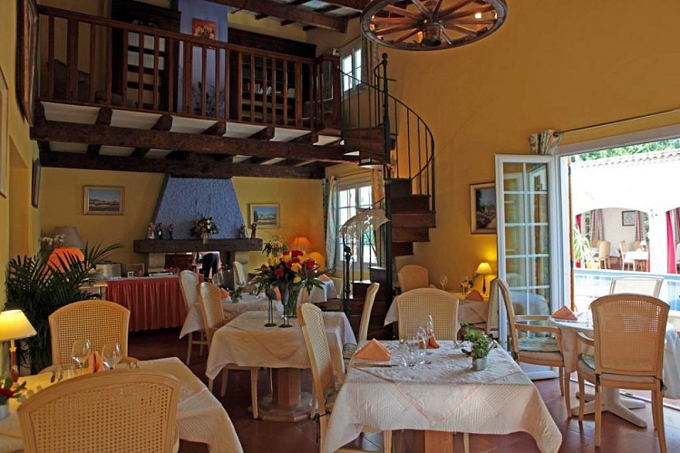 hotel restau l'hacienda proche nimes