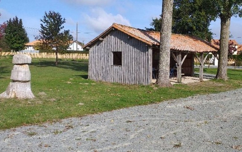 la-foret-sur-sevre-aire-camping-car-park