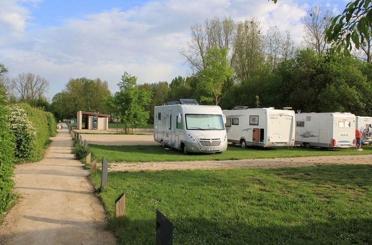 aire-camping-car-coulon