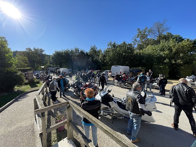 Accueil groupe moto Goldwing Camping la Venise Verte (2)
