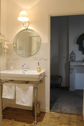 Chambres-d-hotes-Villa-des-Glycines-BARRAUD-Thouars-Thouarsais-Deux-Sevres-Nouvelle-Aquitaine--9--2