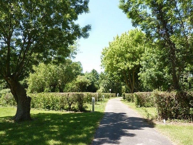 Le camping municipal "Le Gué de la Rivière" à Mauzé-sur-le-Mignon