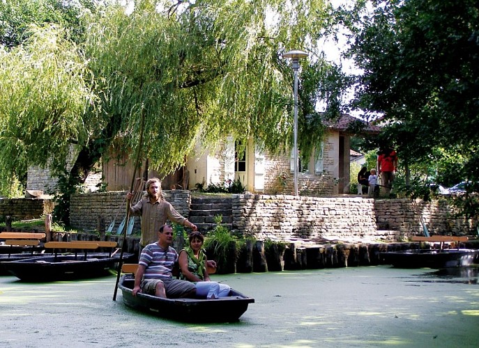 L'embarcadère "Port de Montfaucon" à Saint-Hilaire-la-Palud
