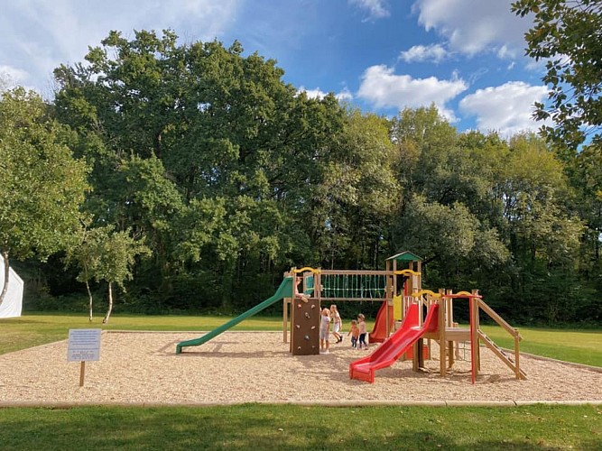 aire de jeux étangs beugnon thireuil