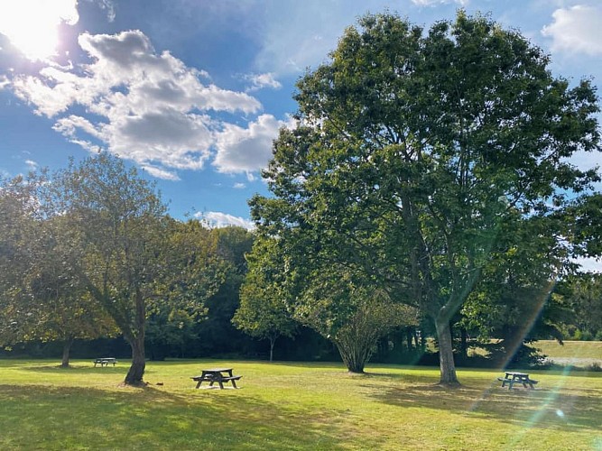aire pique nique etangs communaux beugnon thireuil