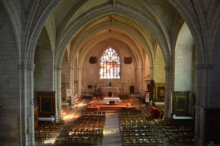 église St Médard patrimoine Thouars.JPG_3