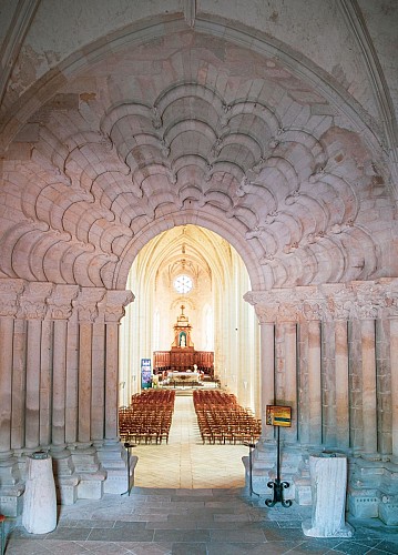 Portail Abbatiale Celles-sur-Belle 