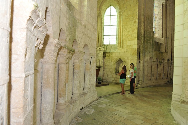 Eglise abbatiale de St Jouin de Marnes