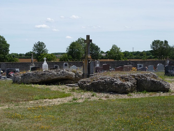 Les deux mégalithes "magiques"