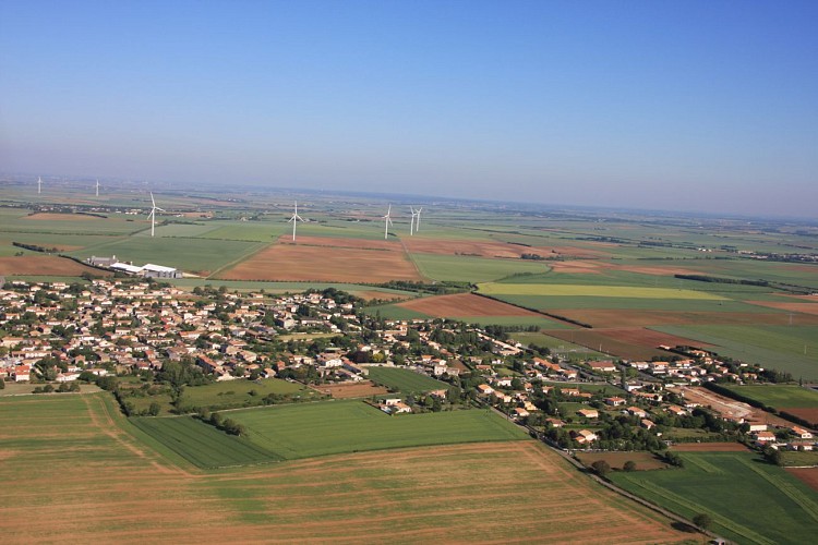 Vue aérienne de la commune de Saint-Rémy