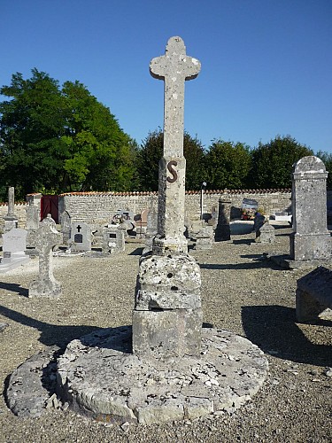 La croix hosannière du cimetière