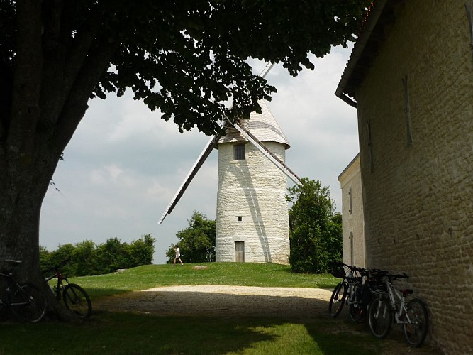 Le moulin vu depuis la maison du meunier