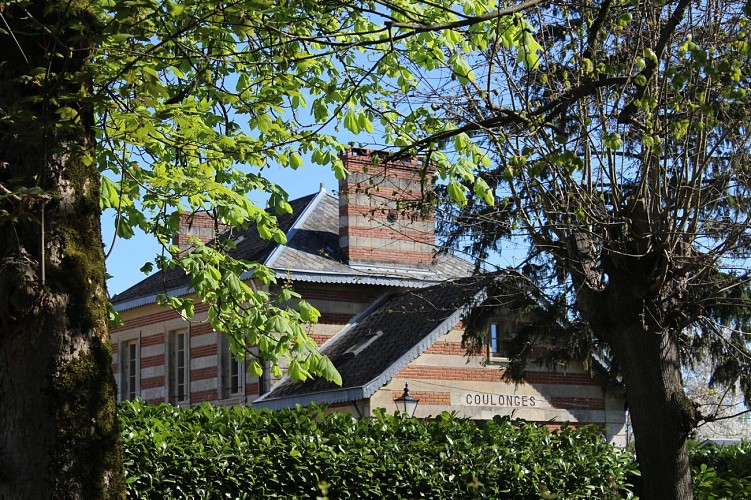 Balade-patrimoine---detail-3-Isabelle-Joachim-mairie-Coulonges-sur-l-Autize