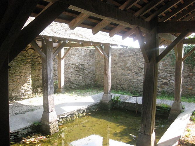 Lavoir-FENIOUX-Jean-Pierre-BASTY