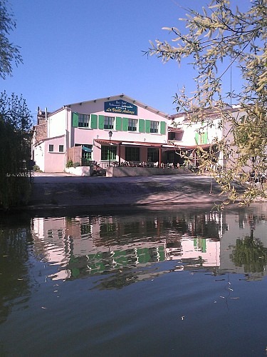 Le restaurant en bord de Sèvre