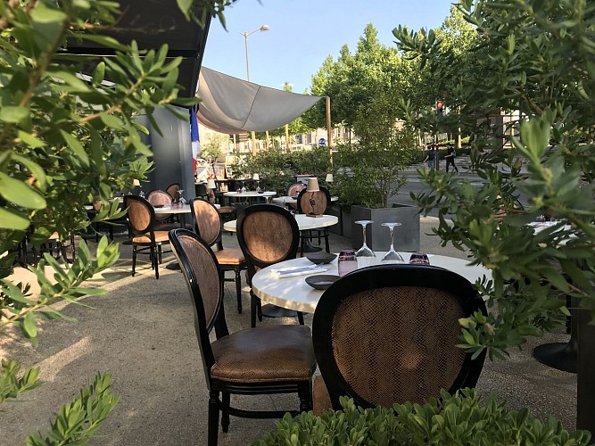 photo-terrasse-devant-2019