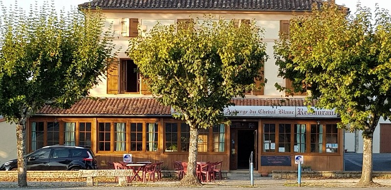 Auberge du chaval Blanc 