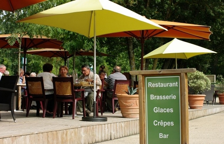 Le restaurant "La Brasserie de la Repentie" à Magné 