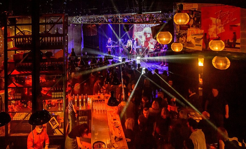 Le bar à thème "Le Hangar" à Niort