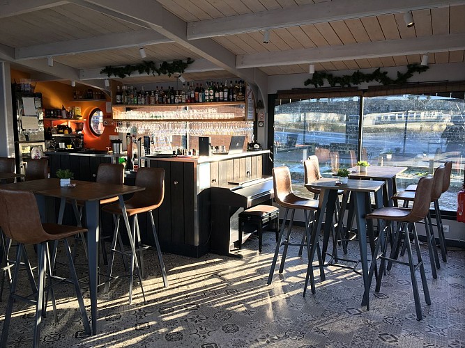 Bateau Bar Restaurant Sur les Quais