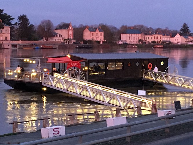 Bateau Bar Restaurant Sur les Quais