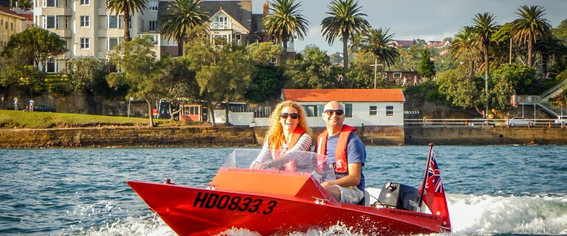 Guided speedboat drive guide on Sydney's bay