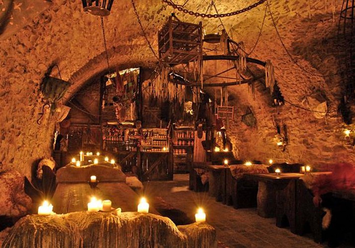 Dîner et spectacles médiévaux dans une taverne - Prague