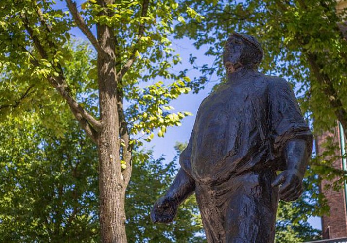 Guided Walking Tour in the Footsteps of Anne Frank - Amsterdam