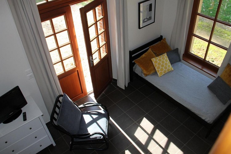 Vue sur le séjour depuis la mezzanine