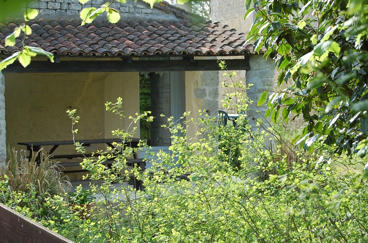 "Le Petit Gîte" au hameau de Sainte-Mégrine, à Coulon