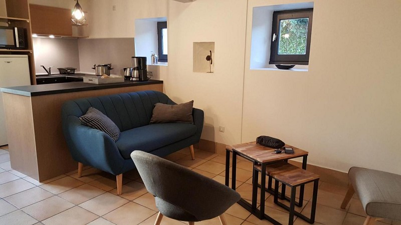 407009-2_203_2659695ab7a95a7fca5c4c74e563cb95