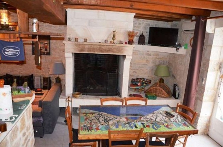 Le séjour avec cheminée