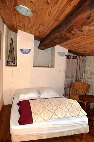 La 1ère chambre avec lit double